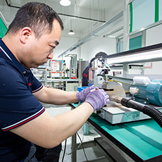 Élimination de l'isolation des fils de cuivre